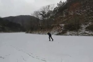 现场直播下足球浪子的冰滑