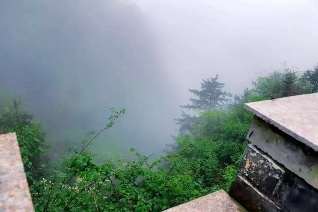 浙江有个“悬崖村”，藏在海拔800多米的深山中，绝美的天空之城