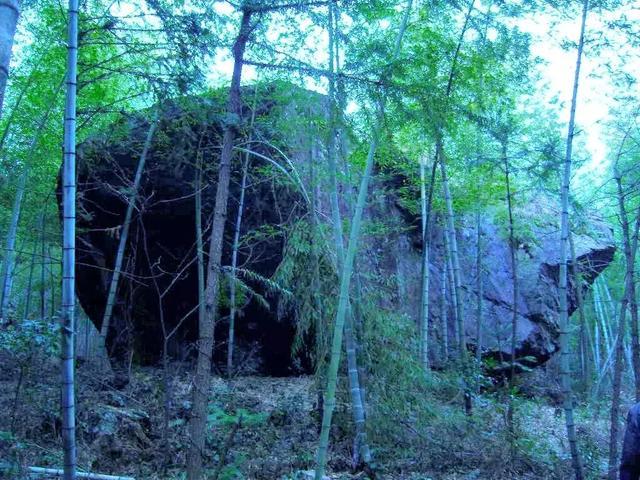 浙江有个“悬崖村”，藏在海拔800多米的深山中，绝美的天空之城