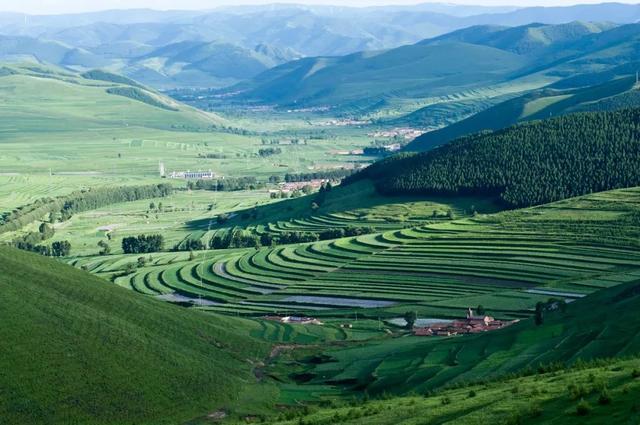 封闭半年，河北草原天路再次开放，再过10天，最美季节即将到来