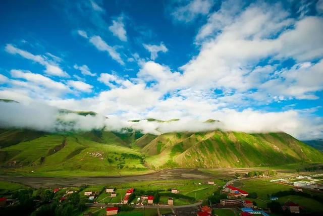 她只是四川的一个州，却霸占了川西美景的半壁江山