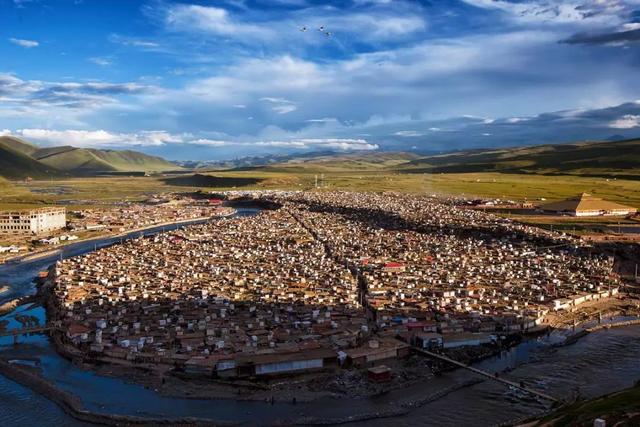 她只是四川的一个州，却霸占了川西美景的半壁江山
