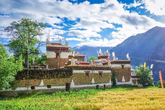 她只是四川的一个州，却霸占了川西美景的半壁江山