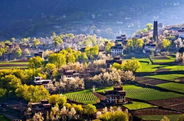 她只是四川的一个州，却霸占了川西美景的半壁江山