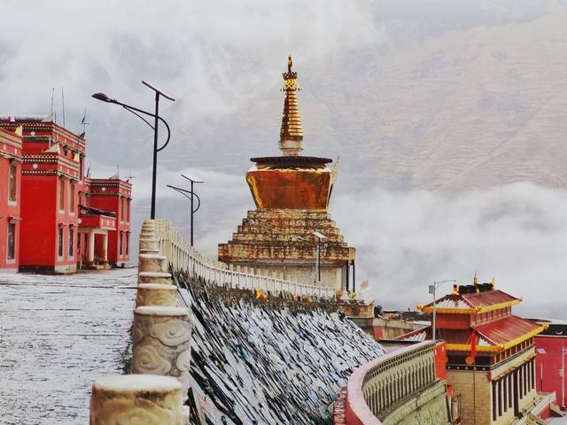 失恋后，我去了色达，在4000米海拔上高反2次，差点要凉！