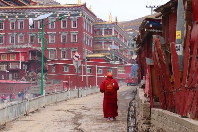 失恋后，我去了色达，在4000米海拔上高反2次，差点要凉！