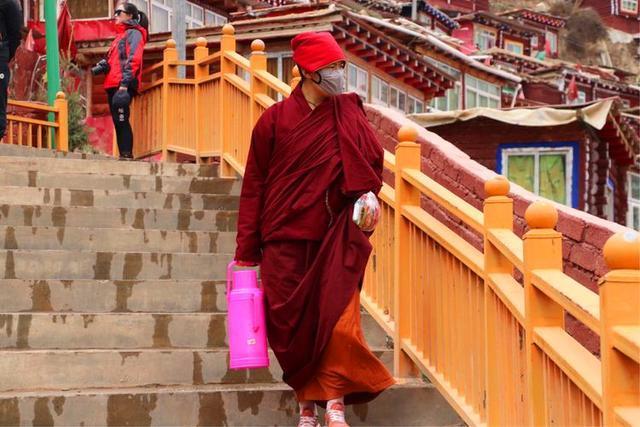 失恋后，我去了色达，在4000米海拔上高反2次，差点要凉！