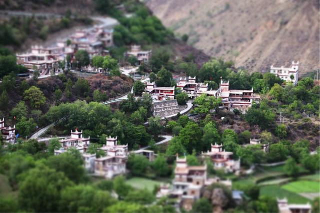 失恋后，我去了色达，在4000米海拔上高反2次，差点要凉！