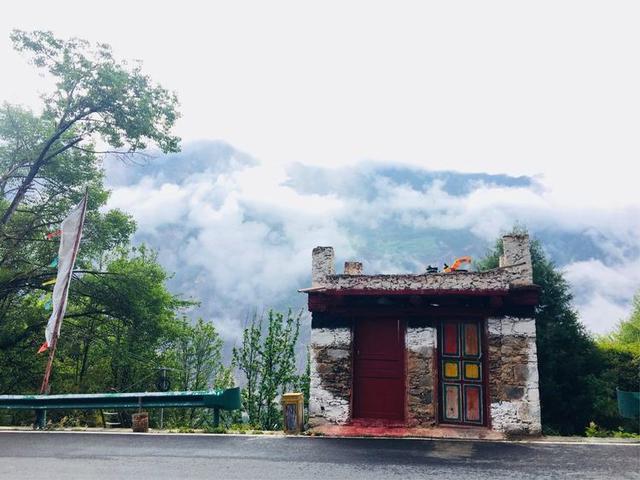 失恋后，我去了色达，在4000米海拔上高反2次，差点要凉！