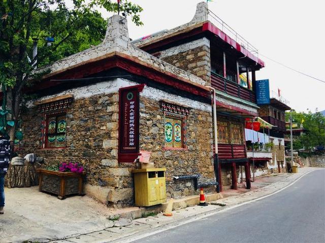 失恋后，我去了色达，在4000米海拔上高反2次，差点要凉！