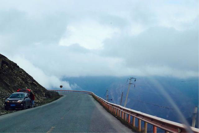 失恋后，我去了色达，在4000米海拔上高反2次，差点要凉！