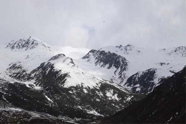 失恋后，我去了色达，在4000米海拔上高反2次，差点要凉！