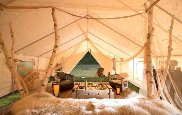 露营就是进山睡帐篷？不不不，现在年轻人都这么玩