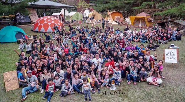 露营就是进山睡帐篷？不不不，现在年轻人都这么玩