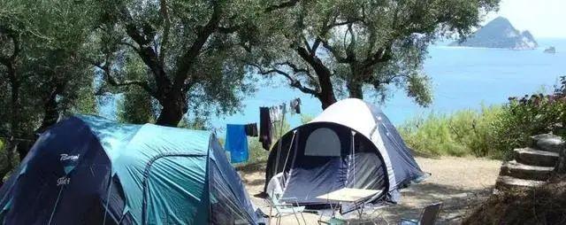 住帐篷也能上瘾？先看看世界上最美的16处露营地