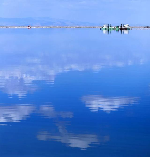 中国最大的“天空之镜'，是茶卡盐湖的56倍，美到窒息鲜少人知