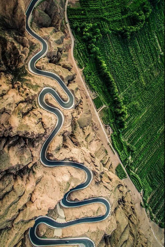 它打败了日本镰仓，一举荣获了《孤独地球》里最佳旅游地的Top 1