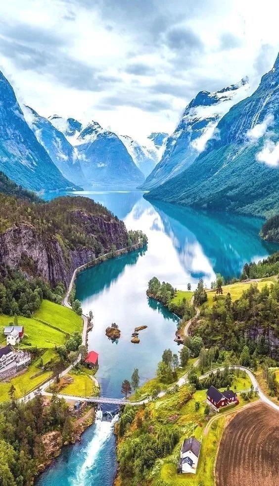 大自然的鬼斧神工，太美了，看完心情愉悦！不给大伙看实在可惜！