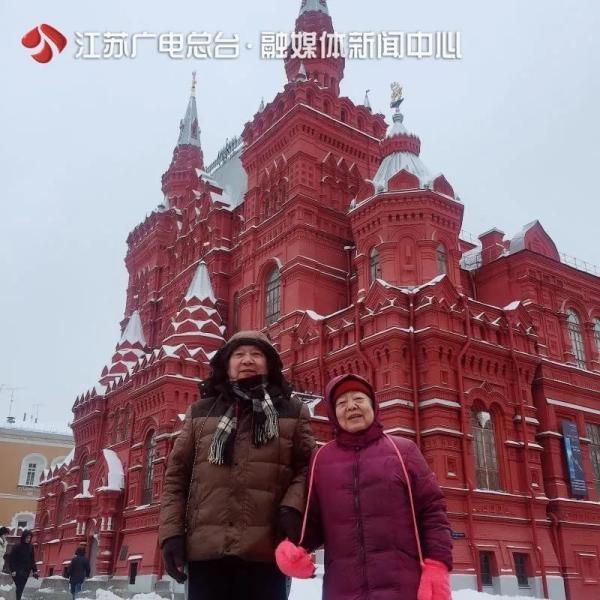 真·神仙眷侣！79岁教授30多年陪患病妻子走遍千山万水：我永远爱你