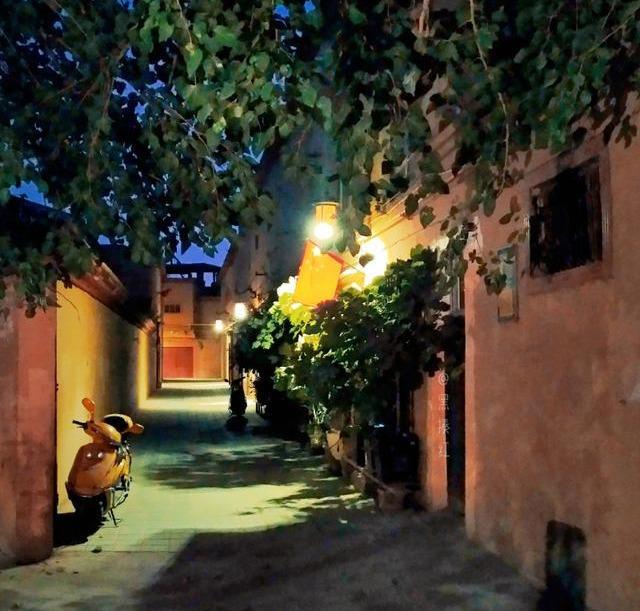 新疆喀什：这座城市的咖啡馆里，藏着很多人文艺术和历史故事