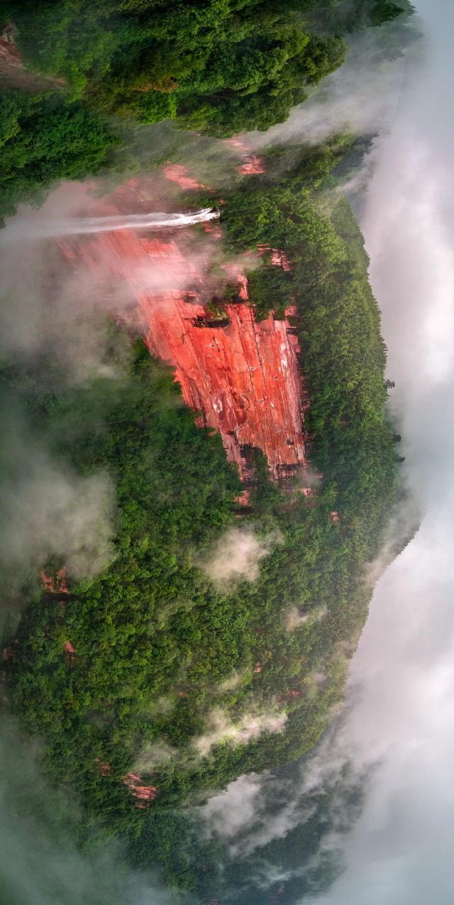 中国到底哪里的瀑布最好看？