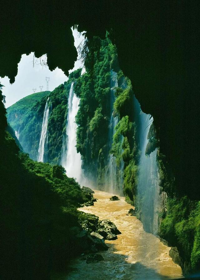 中国到底哪里的瀑布最好看？