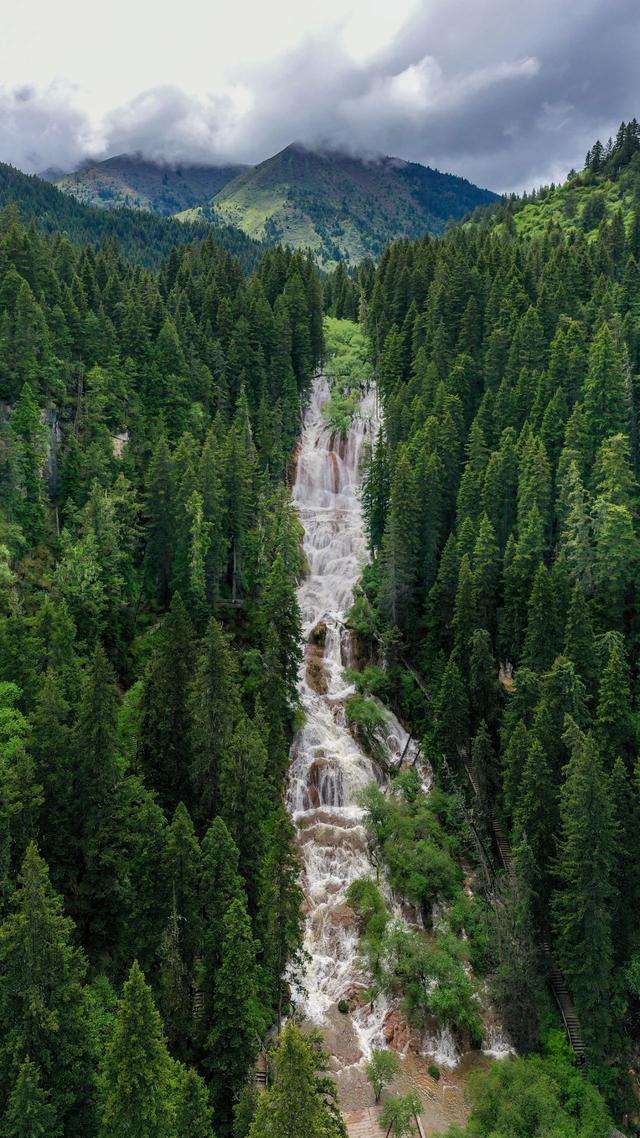 中国到底哪里的瀑布最好看？