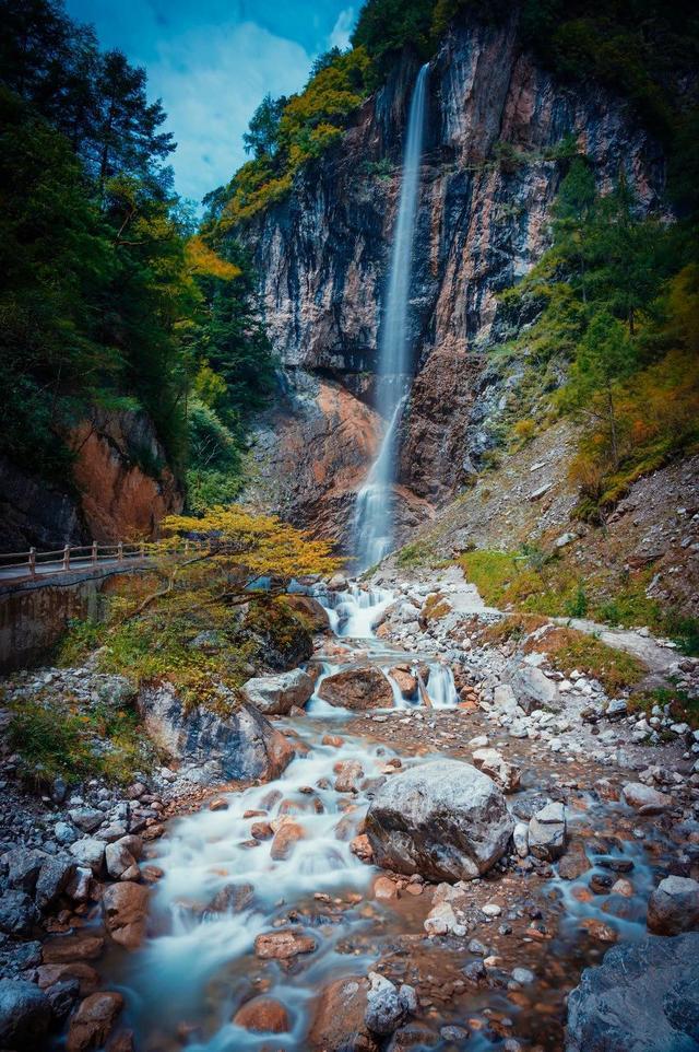 中国到底哪里的瀑布最好看？