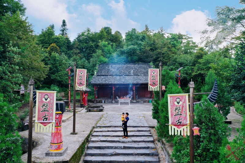 世界最大的瑶寨藏在广东深山中,距离广州3.5小时车程