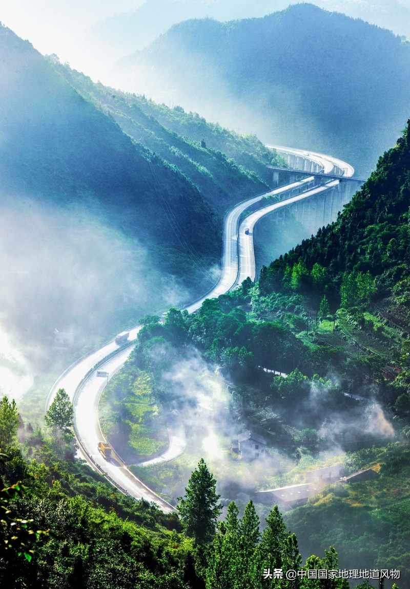 湖北、湖南、重庆交界处的恩施，简直是一座“神仙之城”