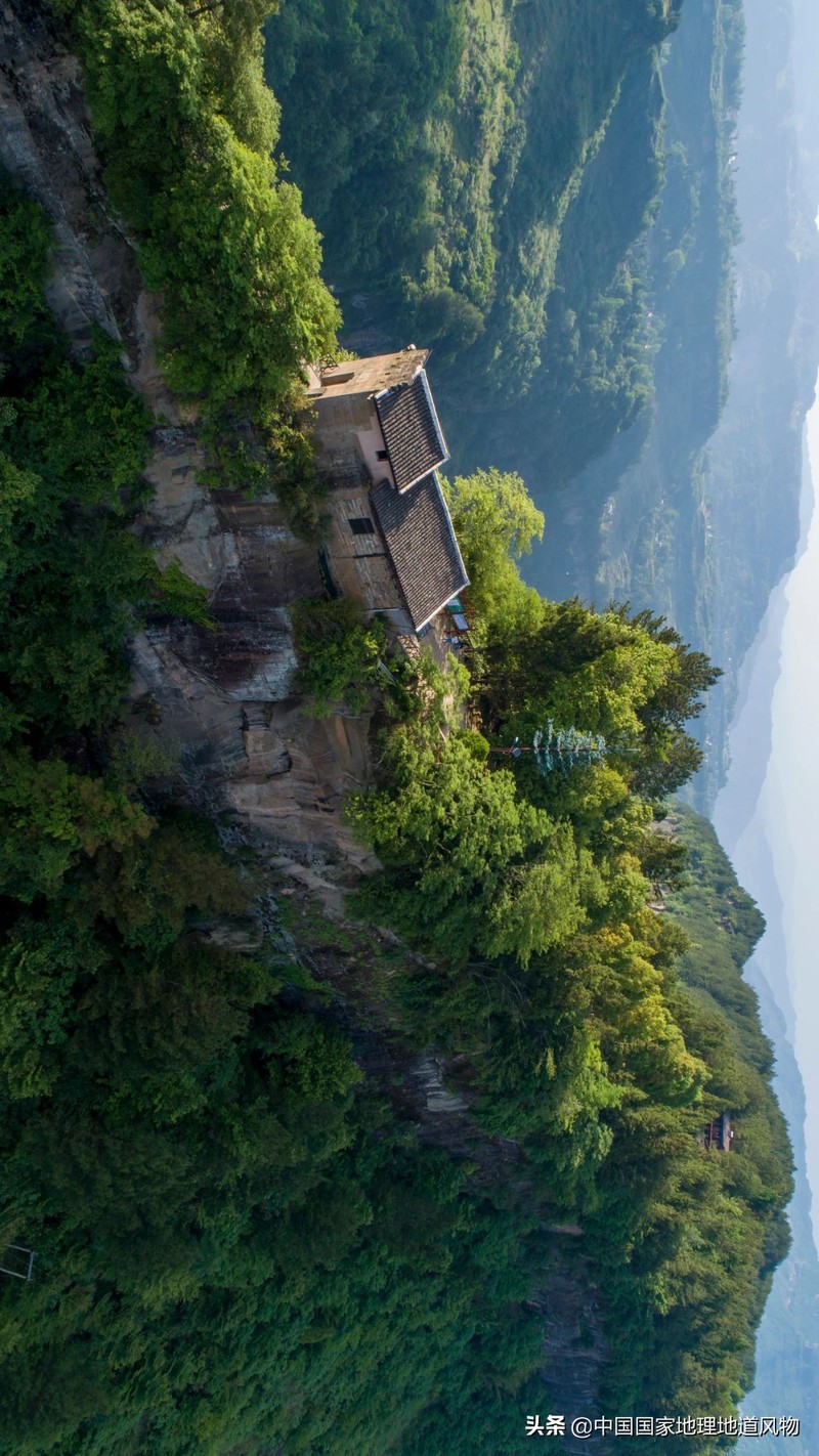 湖北、湖南、重庆交界处的恩施，简直是一座“神仙之城”