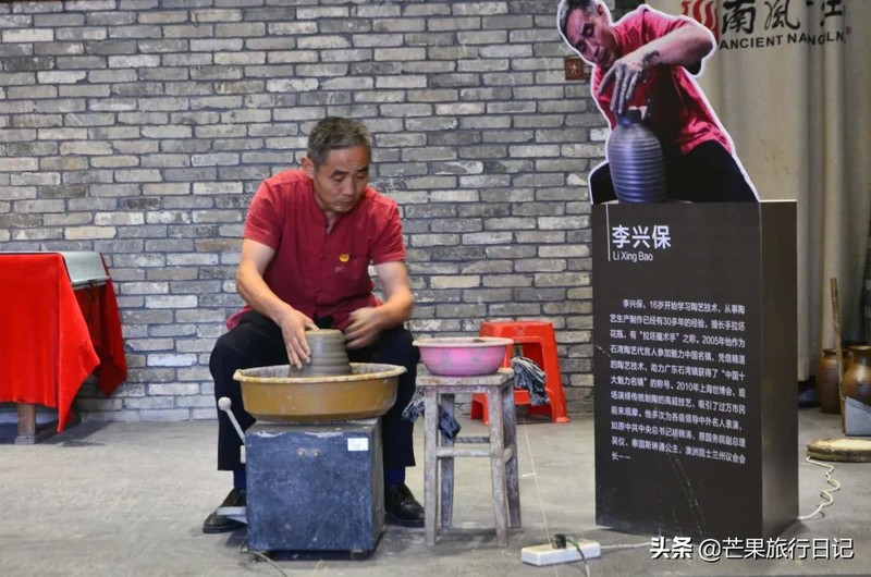 广东发现一百年古树，长在1300°古窑旁，越烧柴火树叶越茂盛