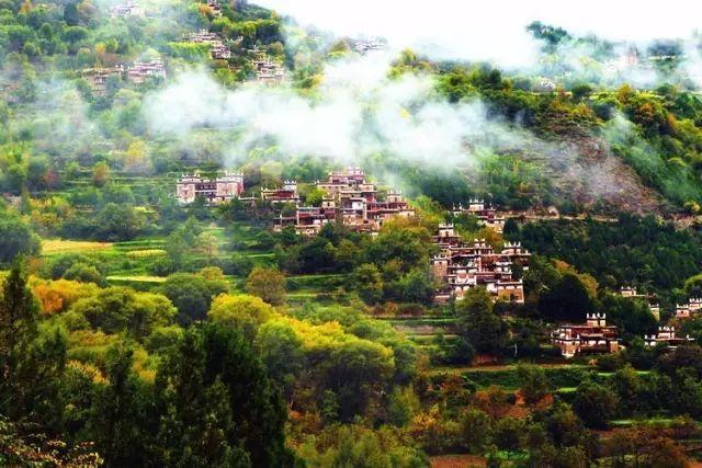 有一个远方，比西藏更西藏，那便是甘孜