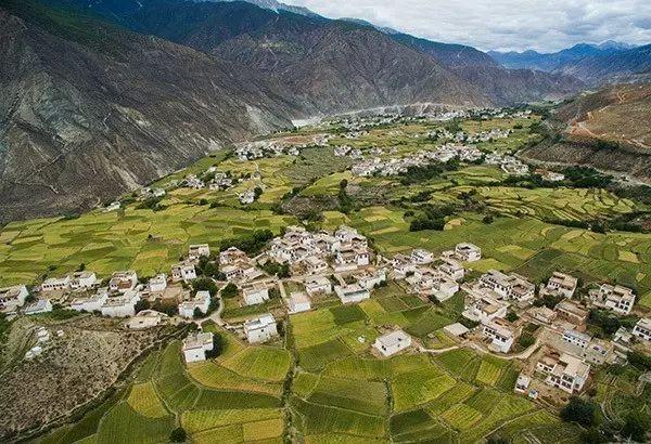 有一个远方，比西藏更西藏，那便是甘孜