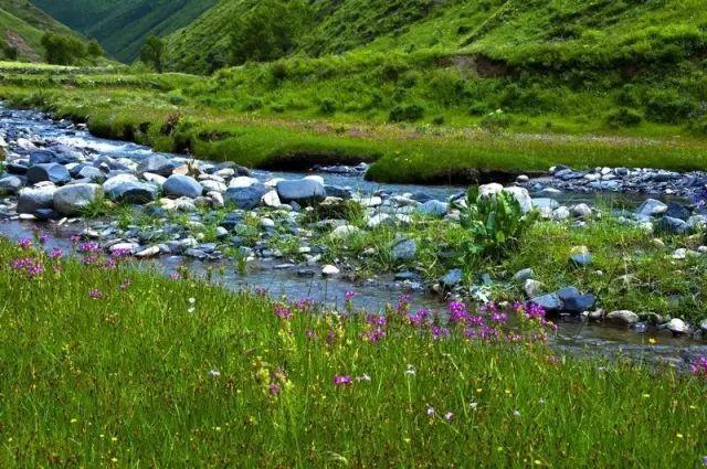 有一个远方，比西藏更西藏，那便是甘孜