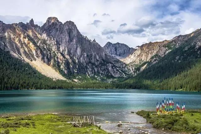 有一个远方，比西藏更西藏，那便是甘孜