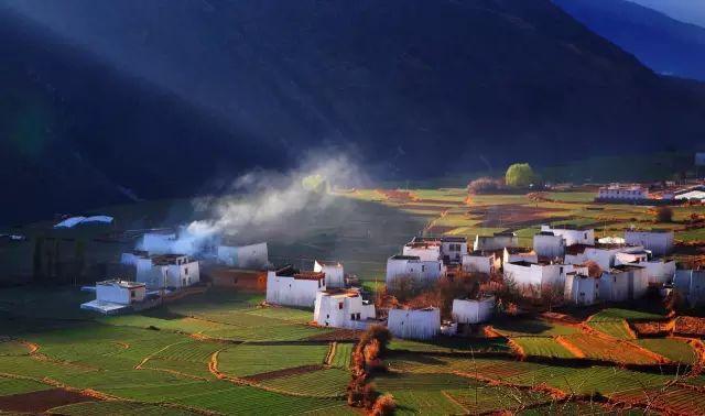 有一个远方，比西藏更西藏，那便是甘孜