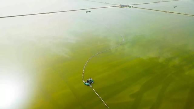 中国最大的“天空之镜'，是茶卡盐湖的56倍，美到窒息鲜少人知