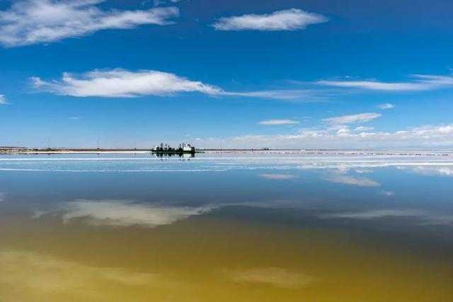 中国最大的“天空之镜'，是茶卡盐湖的56倍，美到窒息鲜少人知