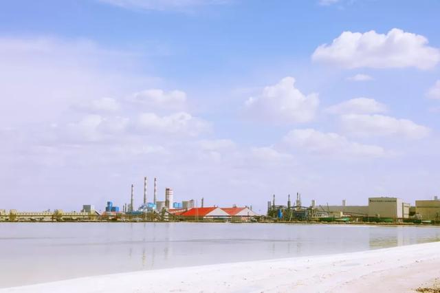 中国最大的“天空之镜'，是茶卡盐湖的56倍，美到窒息鲜少人知