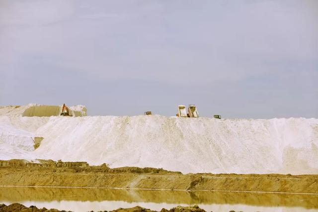 中国最大的“天空之镜'，是茶卡盐湖的56倍，美到窒息鲜少人知