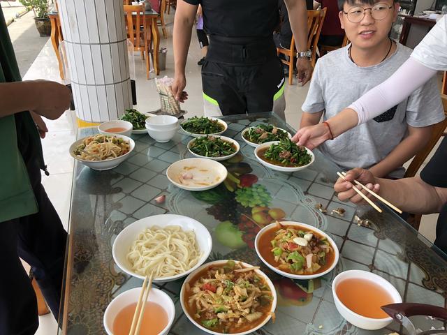 那年在南疆，我吃完了这辈子的拌面