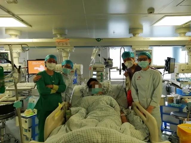 28岁青年猝死，广州医护1.5万次胸外按压救回！他醒后丢掉一个月记忆