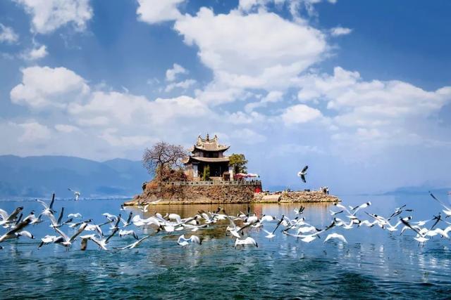 12个女人一定要去的地方，如果可以，一年旅行一次可好？