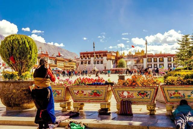 12个女人一定要去的地方，如果可以，一年旅行一次可好？