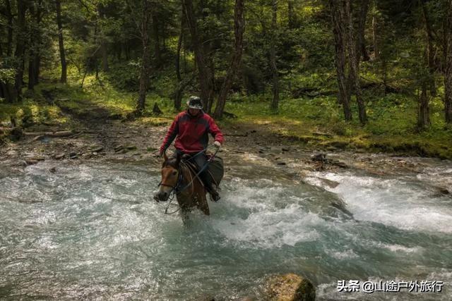 没有信号的120公里，徒步天山绝美乌孙古道，迷失在人间天堂