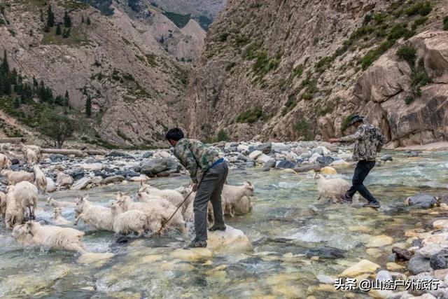 没有信号的120公里，徒步天山绝美乌孙古道，迷失在人间天堂