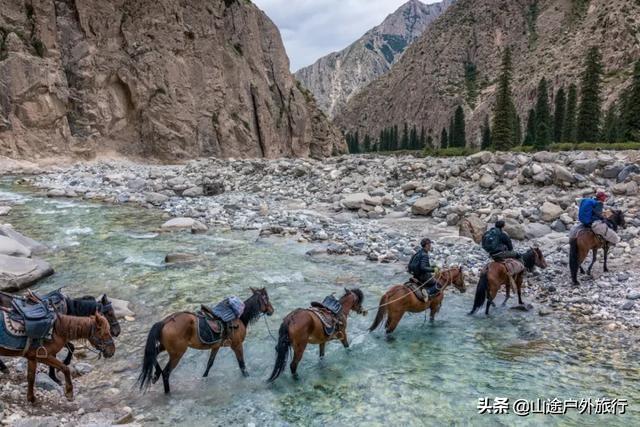 没有信号的120公里，徒步天山绝美乌孙古道，迷失在人间天堂
