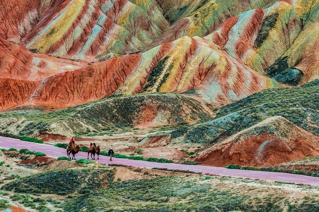 奇险灵秀美如画——镜头下的张掖丹霞彩色丘陵