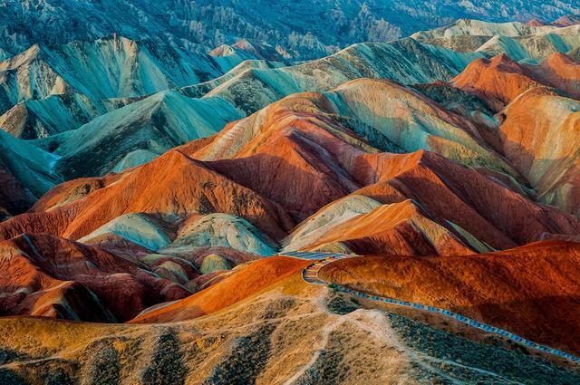 奇险灵秀美如画——镜头下的张掖丹霞彩色丘陵